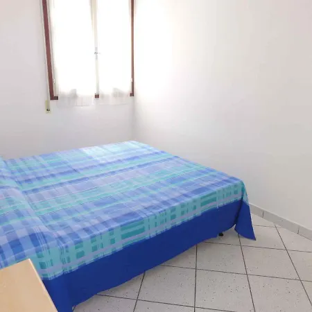 In 37068 Apartment *
