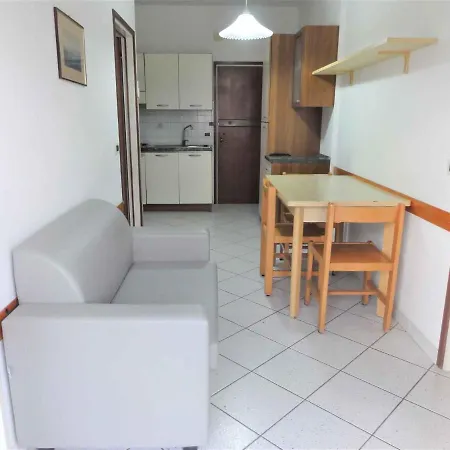 In 37068 Apartment