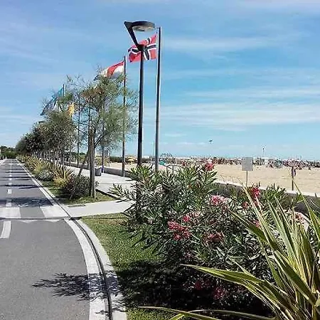 In 37068 * Bibione