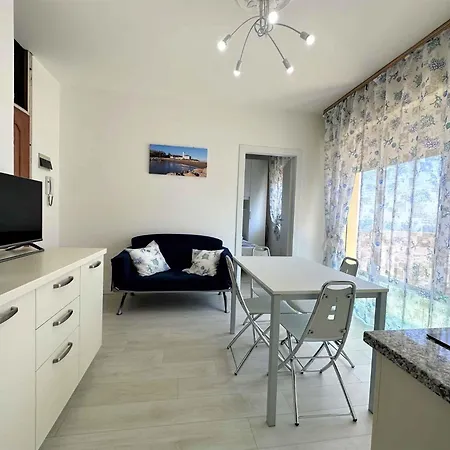 In 37068 Apartment *