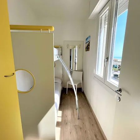 In 37068 Apartament